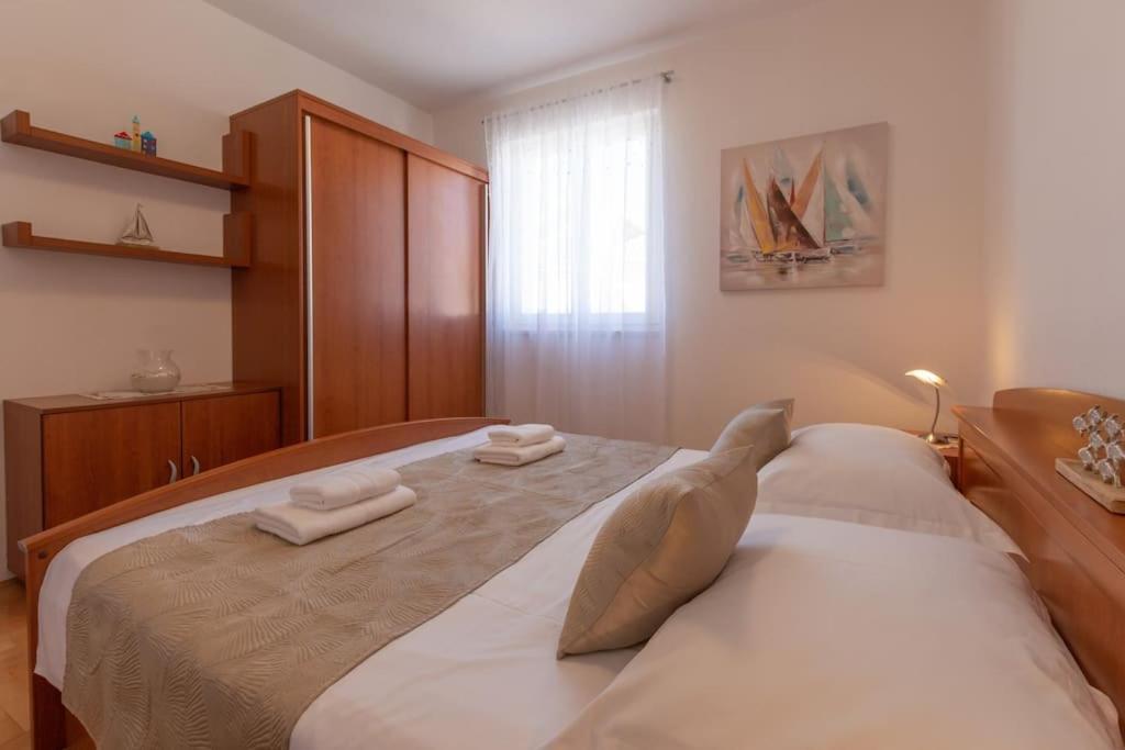 Sea View- Spacious Apartment With Shared Pool Split Dış mekan fotoğraf