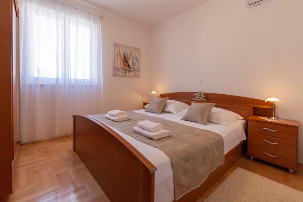 Sea View- Spacious Apartment With Shared Pool Split Dış mekan fotoğraf