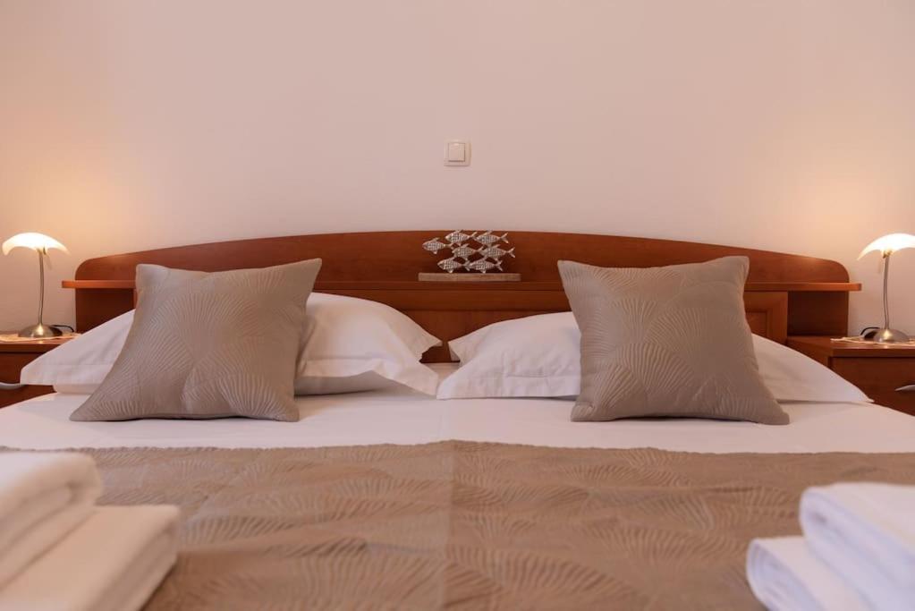 Sea View- Spacious Apartment With Shared Pool Split Dış mekan fotoğraf