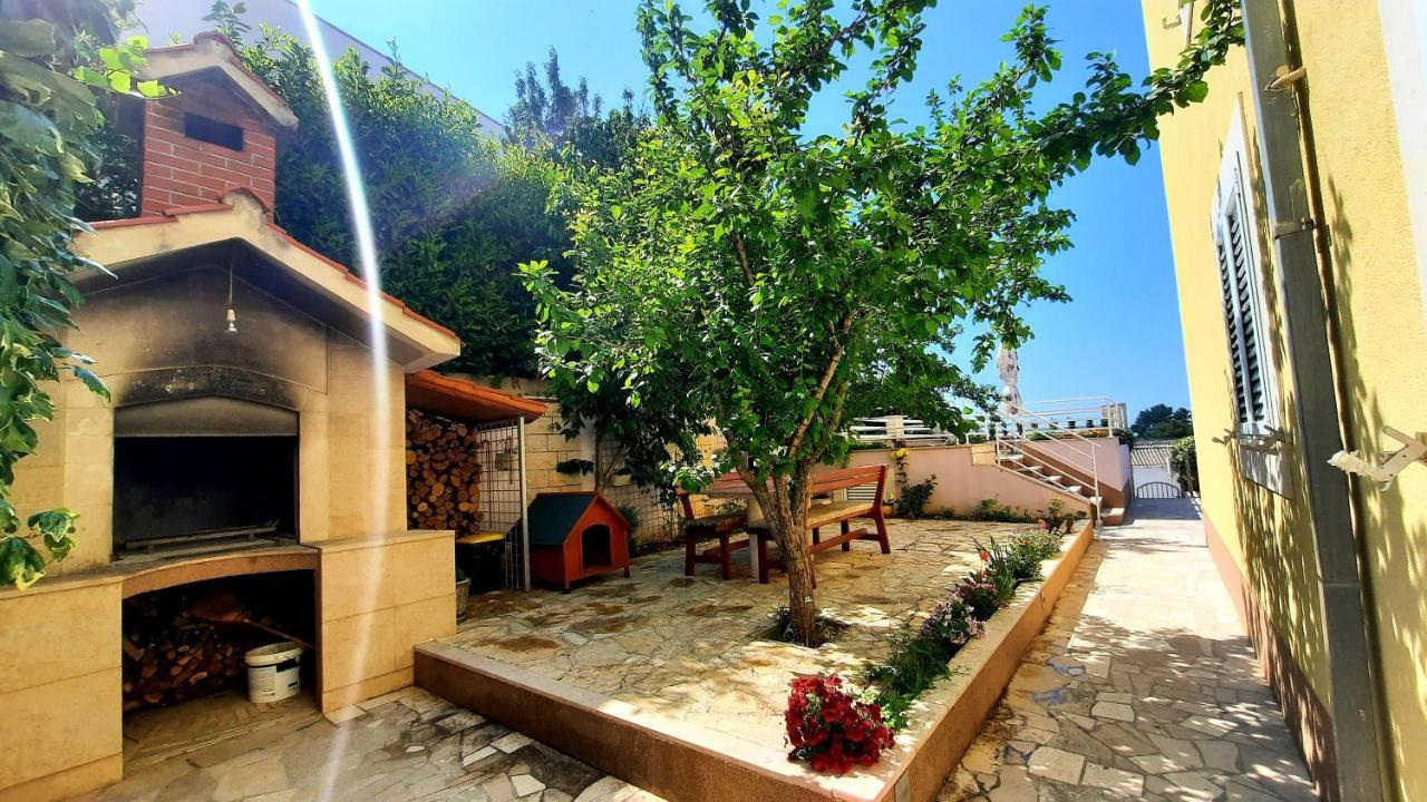 Sea View- Spacious Apartment With Shared Pool Split Dış mekan fotoğraf
